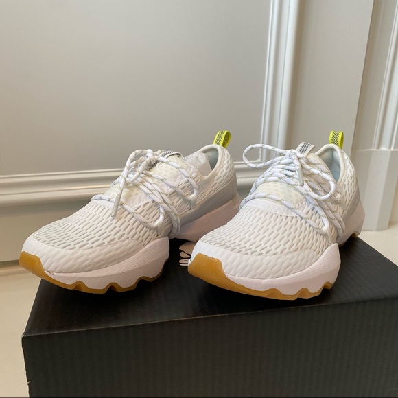 kinetic impact lace sneakers